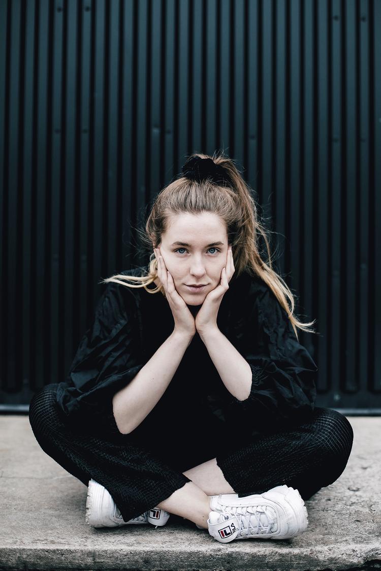 Bim Ericksson debuterede i 2016 med den feministiske tegneserie ’Det kändes lungt när mina känslor dog’.  Foto: Johanna Arnström