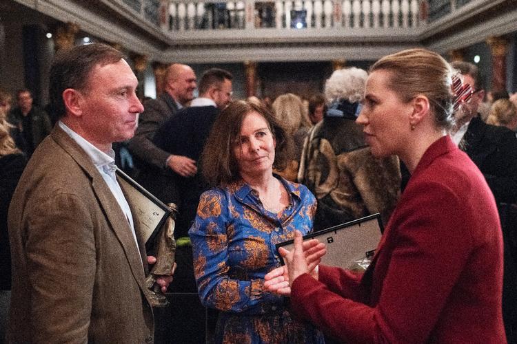 Da Cavlingprisen i 2019 blev givet til Jyllands-Posten for artikler om kvinder, som ikke blev undersøgt til tiden for brystkræft, var statsminister Mette Frederiksen til stede som pressens minister.  Foto: Gregers Tycho/RITZAU