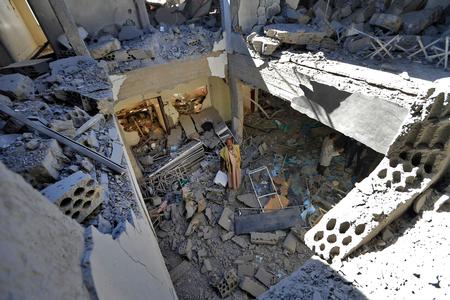 Sådan så der ud efter et angreb i Yemens hovedstad, Sanaa, tidligere på ugen. Foto: Mohammed Huwais/Ritzau Scanpix