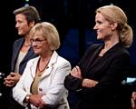 Margrethe Vestager (t.v.), Pia Kjærsgaard (i midten) og Helle Thorning-Schmidt (t.h.) er med på kommende maleri i Folketinget.   Foto: Jens Dresling