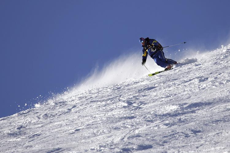 Det bliver nærmest umuligt for 15, 16 og 17-årige at komme på skiferie i Østrig, som her St. Anton, på grund af nye restriktioner mod corona.   Foto: Thomas Borberg