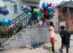308 børn under 11 år er blevet dræbt af skud i USA i år. En af dem var 10-årige Justin Wallace i New York i juni. Foto: Mark Lennihan/Ritzau Scanpix