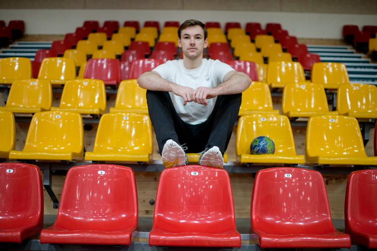 Her sidder Årets Fund, Mathias Gidsel, favnet af GOGs farver. Til sommer skal han klæde om i den tyske hovedstad og spille for Füchse Berlin. Foto: Tim Kildeborg Jensen