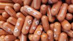 (FILES) This handout file photo obtained May 26, 2021, courtesy of Merck &amp; Co, Inc. shows capsules of the investigational antiviral pill Molnupiravir. - The US Food and Drug Administration (FDA) on Thursday authorized Merck's Covid pill, Molnupiravir, for high risk adults, a day after a similar pill by Pfizer was given the green light. "Today's authorization provides an additional treatment option against the COVID-19 virus in the form of a pill that can be taken orally, " said FDA scientist Patrizia Cavazzoni. (Photo by Handout / Merck &amp; Co, Inc. / AFP) / RESTRICTED TO EDITORIAL USE - MANDATORY CREDIT "AFP PHOTO /Merck &amp; Co, Inc./HANDOUT" - NO MARKETING - NO ADVERTISING CAMPAIGNS - DISTRIBUTED AS A SERVICE TO CLIENTS Foto: Handout/Ritzau Scanpix