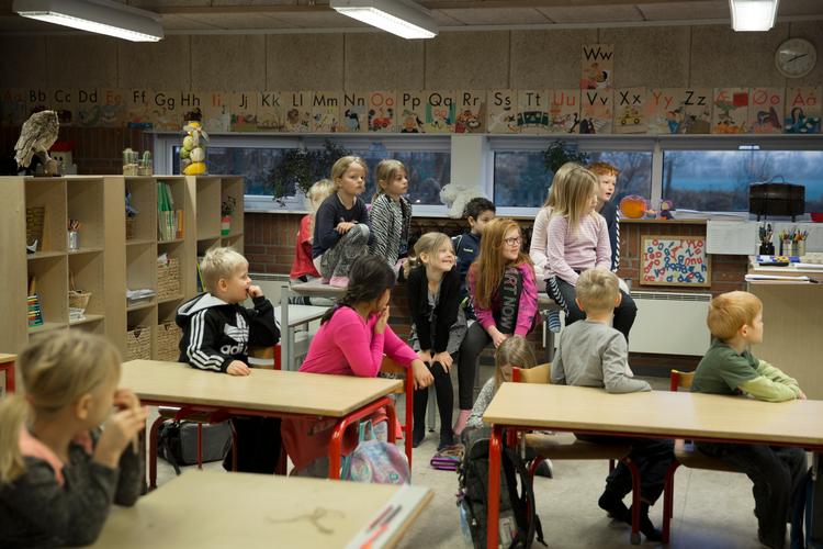Skoler med høj smitte skal dele elever mere op, så der er fysisk undervisning hver anden dag, mener formand. Foto: Louise Herrche Serup