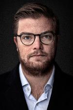 Chefstrateg Andreas Steno (billedet) stopper i Nordea. Han og chefkonsulent Martin Enlund blev i november suspenderet af banken for at have skrevet en vaccineskeptisk analyse, og nu har de to valgt at forlade deres stilling, efter at Nordea har færdiggjort en undersøgelse af forløbet og konkluderet, at den ikke flugter med bankens værdier. Foto: Jacob Ehrbahn