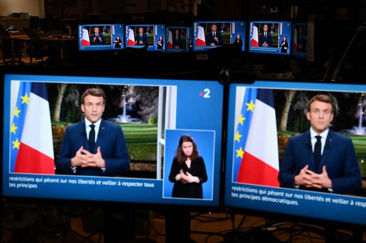     Præsident Macron talte i sin nytårstale om et forenet Frankrig. Men hadkampagner og trusler mod politikerne griber om sig, og de afspejler dybe frustrationer og en krise for demokratiet, som er unikt i Frankrig, mener forsker.  Foto: Martin Bureau/Ritzau Scanpix