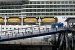 I juli begyndte optimismen så småt at vende tilbage til krydstogtindustrien. Royal Caribbeans 'Serenade of the Seas' var det første skib, som i juli lagde til i Juneau, Alaska,, og passagererne fik lov til at gå i land. Optimismen holdt dog ikke længere, for coronaen blev igen medpassager. Foto: Becky Bohrer/Ritzau Scanpix