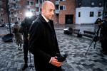 Sundhedsminister Magnus Heunicke (S) har som uddannet journalist vænnet sig til at tage noter fra vigtige møder, og de er blevet fremsendt til Minkkommissionen. Her er han tirsdag på vej til afhøring for anden gang. Foto: Mads Claus Rasmussen/Ritzau Scanpix