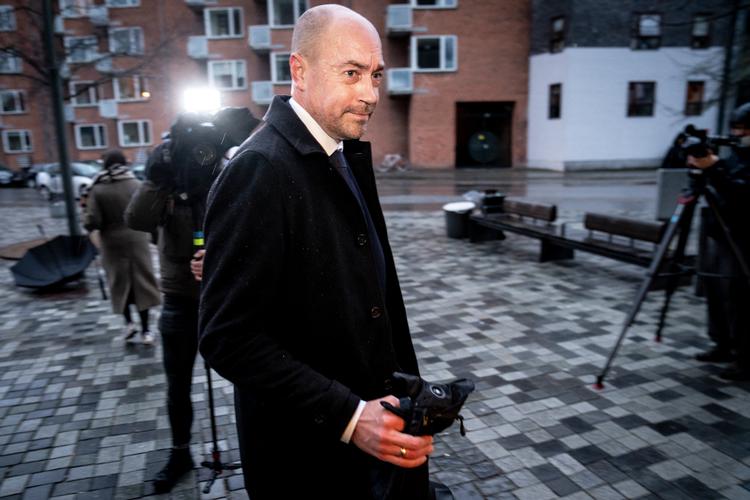 Sundhedsminister Magnus Heunicke (S) har som uddannet journalist vænnet sig til at tage noter fra vigtige møder, og de er blevet fremsendt til Minkkommissionen. Her er han tirsdag på vej til afhøring for anden gang. Foto: Mads Claus Rasmussen/Ritzau Scanpix