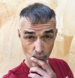 Nis Jakob henter 80 pct. af sine indtægter fra lydbøger. Resten fra e-bøger og en lille del fra papirbøger. Udviklingen de seneste år har kun styrket ham i, at den digitale strategi var rigtig. Foto: Pr-foto