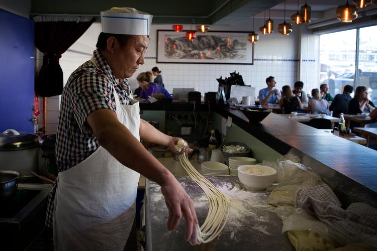 Der findes masser af kinesiske restauranter i byen som kantonesiske Magasasa i Kødbyen (foto). Men der mangler en Sichaun-restaurant, skriver klummeskribenten. Arkivfoto. Foto: Finn Frandsen