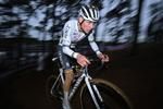 Mathieu van der Poel i den VM-trikot, han bliver ude af stand til at forsvare på grund af en rygskade. Foto: David Stockman/Ritzau Scanpix