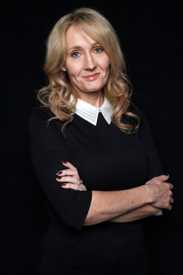 J. K. Rowling er gået fra fattig til dollarmilliardær. Men nogle af hendes fans er skuffede over hende. Foto: Dan Hallman/Invision/AP/DAN HALLMAN/INVISION/AP