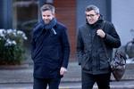 Det ville ikke være almindelig praksis at informere departementschefen eller statsministeren, forklarede Pelle Pape (th), der her ses med sin bisidder. Foto: Mads Nissen