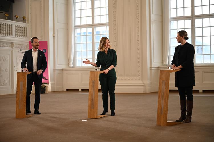 Partilederdebat ved Radikale Venstres nytårsstævne med statsminister Mette Frederiksen (S), Venstre-formand Jakob Ellemann-Jensen og politisk leder for De Radikale Sofie Carsten Nielsen, i Landstingssalen på Christiansborg. Foto: Philip Davali/Ritzau Scanpix