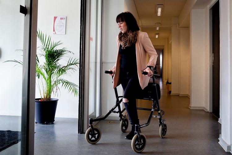 Såvel mennesker med synlige handikap, som her muskelsvind, som mennesker med usynlige handikap oplever diskrimination og hindringer i hverdagen.   Arkivfoto Finn Frandsen