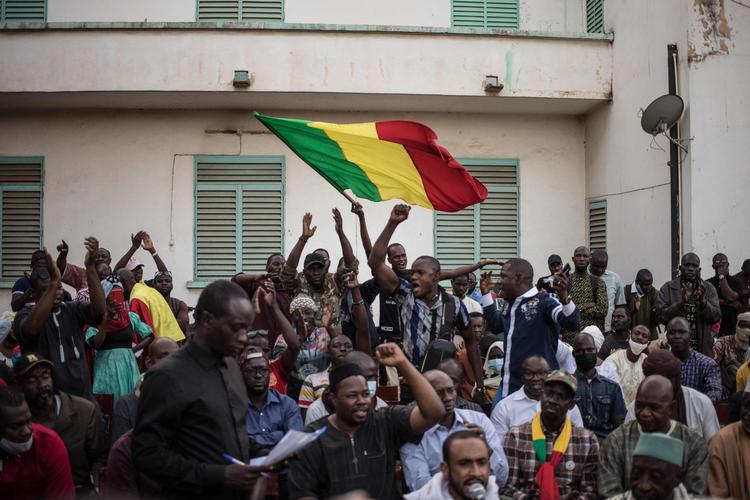 Situationen i Mali spidser til, efter at flere lande nu har aflyst fly til og fra landet og indført nye sanktioner, efter at valget i næste måned er blevet udskudt. Foto: Florent Vergnes/Ritzau Scanpix