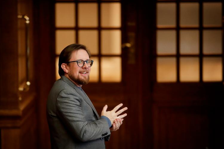 Simon Emil Ammitzbøll-Bille har fået sit eget program på kanalen 24syv, der indtil i sidste uge hed Radio Loud.  Foto: Jens Dresling