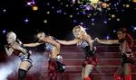'Den, der kommer allersidst skal i den sorte gryde' - billede fra en nylig live optræden med Pussycat Dolls, Nicole Scherzinger ses som nummer 2 fra venstre.  Foto: Cheryl Ravelo/Ritzau Scanpix