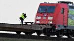 Otte mennesker blev dræbt og 16 kvæstede, da et IC4-tog med passagerer i retning mod Sjælland i januar 2019 blev ramt af dele fra et godstog fra DB Cargo på Storebæltsbroens lavbro. To år senere var det ved at gå galt igen, og derfor får DB Cargo og Trafikstyrelsen nu kritik af Havarikommissionen. Foto: Ernst van Norde