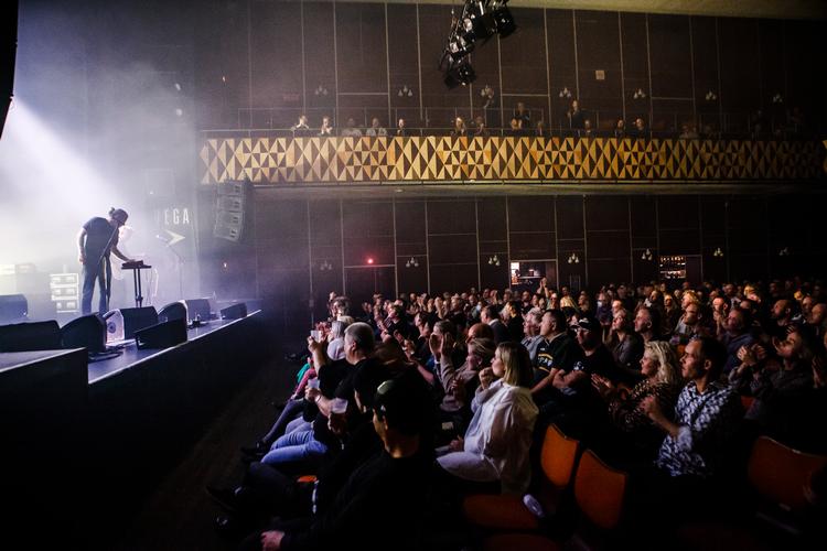 Genåbningsaftalen af kulturlivet sikrer, at de store spillesteder og teatersale kan lukke 1.500 mennesker ind fordelt i tre adskilte sektioner. Foto: Per Lange/Per Lange