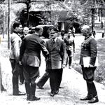 Bundesarchiv_Bild_146-1984-079-02_Führerhauptquartier_Stauffenberg_Hitler_Keitel