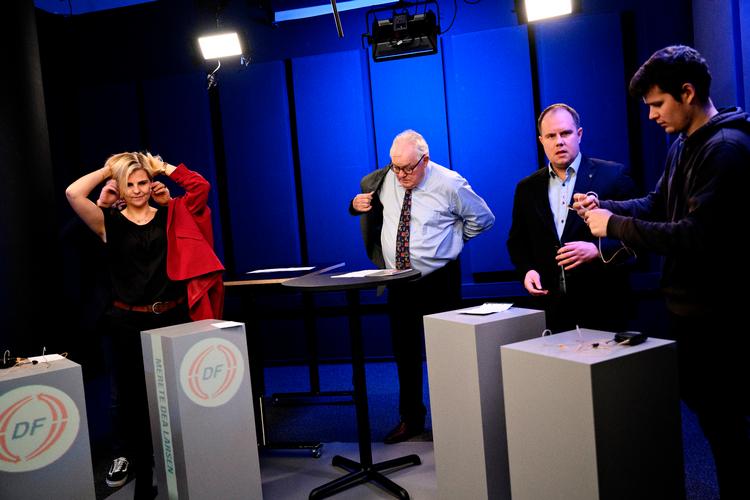 Der blev svinget igennem verbalt, da de fire kandidater til formandsposten i Dansk Folkeparti mødtes i en  over to timer lang live-streamet debat forud for valget blandt partiets medlemmer.   Foto: Philip Davali/Ritzau Scanpix
