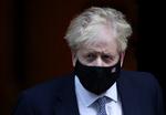 Boris Johnson går en hård uge i møde med mediernes fokus på hans fester under coronanedlukningen. Kan et forslag om at afskaffe licensen, der vil ramme BBC hårdt, fjerne fokus fra hans person?  Foto: Henry Nicholls/Ritzau Scanpix