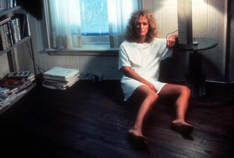 Glenn Close gjorde et grumt indtryk som stalkeren  Alex i 'Fatal Attraction' ('Farligt begær, 1987), instrueret af Adrian Lyne.  Michael Douglas spillede familiefaderen Dan, som indledte en affære med hende. Foto: Paramount
