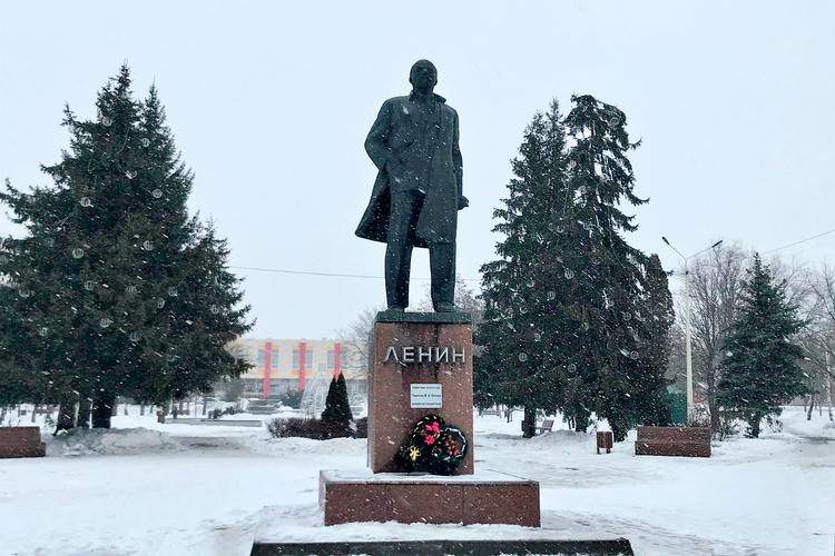 Lenin-statue på den centrale plads i byen Valujki. Foto: Julia Samokhvalova