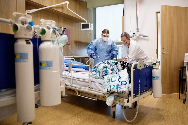 Presset fra covidpatienter på landets sygehuse vil ikke blive større den kommende tid, lyder Sundhedsstyrelsens forventning. Foto: Finn Frandsen