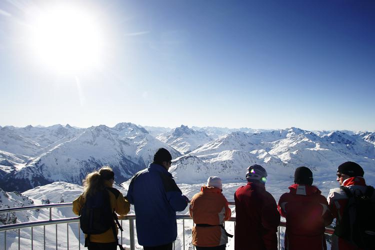 For anden gang i løbet af kort tid ændrer Østrig indrejsereglerne, så det bliver lettere for teenagere at komme på ski på de østrigske pister. Foto: Thomas Borberg