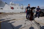 MIAMI, FLORIDA - JANUARY 26: U.S. Coast Guard Sector Miami Commander Captain Jo-Ann F. Burdian speaks during a press conference about the ongoing search for survivors of a capsized vessel on January 26, 2022 in Miami, Florida. The Commander said they continued search and rescue operation for survivors after a boat believed to be involved in a human smuggling operation capsized off the Florida coast. Capt. Burdian said at least one person is dead, and dozens more are missing. Joe Raedle/Getty Images/AFP == FOR NEWSPAPERS, INTERNET, TELCOS &amp; TELEVISION USE ONLY == Foto: Joe Raedle/Ritzau Scanpix
