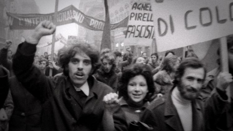 Generationskløften blev for alvor gravet dyb i det herrens år 1968, da ungdommen over det meste af den vestlige verden begyndte at protestere over 'de voksnes' fremfærd.  Foto: DR