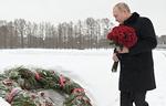 Ruslands præsident, Vladimir Putin, besøgte torsdag Piskaryovskoye-kirkegården i Sankt Petersborg i anledning af årsdagen for slutningen af belejringen af det tidligere Leningrad under Anden Verdenskrig. Ifølge talsmand Dmitrij Peskov ligger USA's brev nu hos Putin. Foto: Alexey Nikolsky/Ritzau Scanpix
