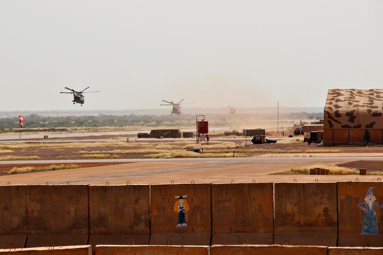 I 2020 var danske helikoptere udsendt til den samme militærbase i Mali, som 90 danske soldater nu skal forlade. Arkivfoto Forsvaret