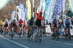 Mads Pedersen (nr. 2 fra højre) var tættest på at true belgieren Amaury Capiot ved søndagens sæsonpremiere i La Marseillaise. Foto: Grand Prix La Marseillaise. 
