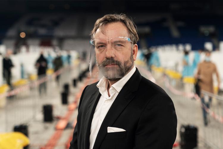 Jeppe Handwerk, direktør i Copenhagen Medical A/S, fotograferet ved testcentret i Parken, der kan teste op til 3.000 personer i timen for corona.   Foto: Mathias Svold/Ritzau Scanpix