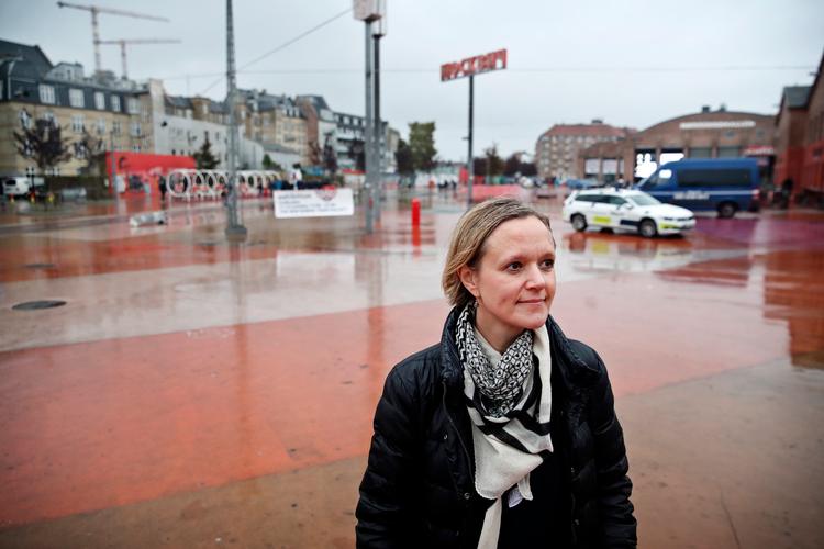     Cecilia Lonning-Skovgaard, Venstres spidskandidat til Borgerrepræsentationen i København. Her fotograferet på Den Røde Plads på Nørrebro. KV17, kommunalvalg.   Foto: Jens Dresling