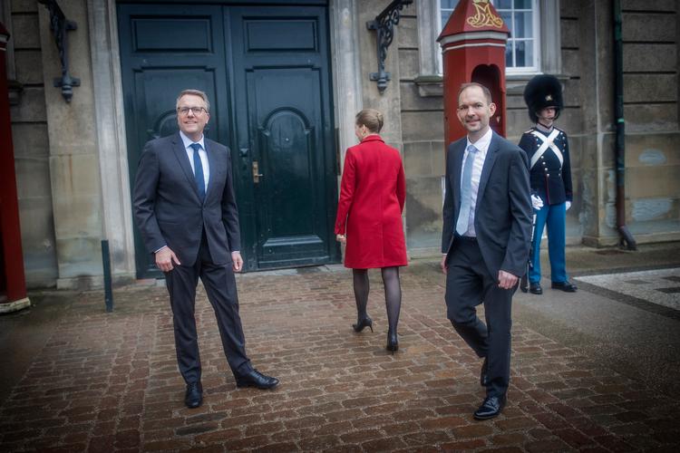 Statsminister Mette Frederiksen (S) vendte hurtigt rundt efter præsentationen af hendes tre nye ministre.  Foto: Miriam Dalsgaard