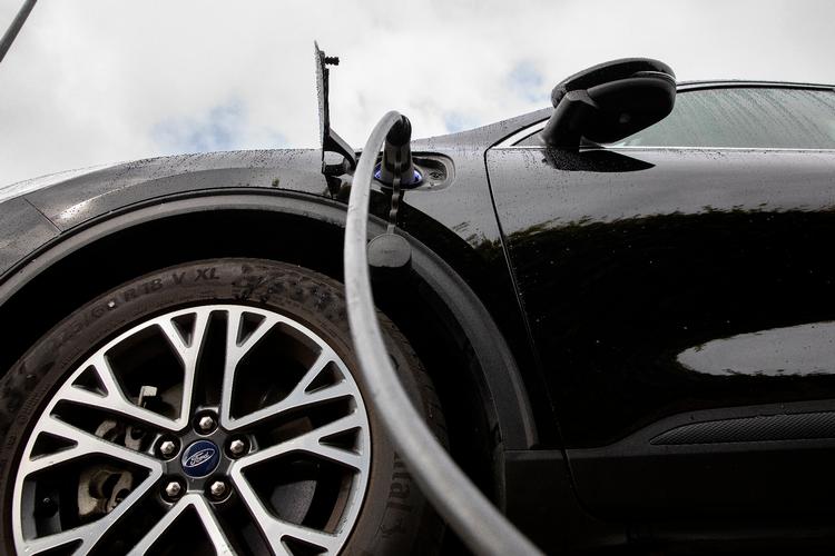 5.889 nye Ford Kuga pluginhybrid købte danskerne sidste år, og dermed blev den årets mest solgte bil. Foto: Finn Frandsen