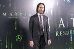 Keanu Reeves på vej til biografpremieren på 'The Matrix Resurrections' i Californien. Samtidig kunne publikum se filmen på HBO.   Foto: David Odisho/Ritzau Scanpix