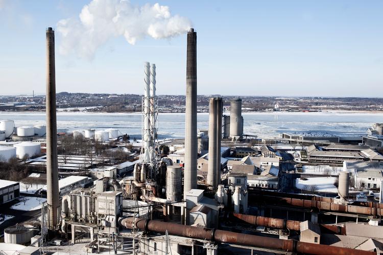  Den store klimabelastning fra cementfabrikken Aalborg Portland står centralt i diskussionen om CO2-afgifter. Foto: Mie Brinkmann