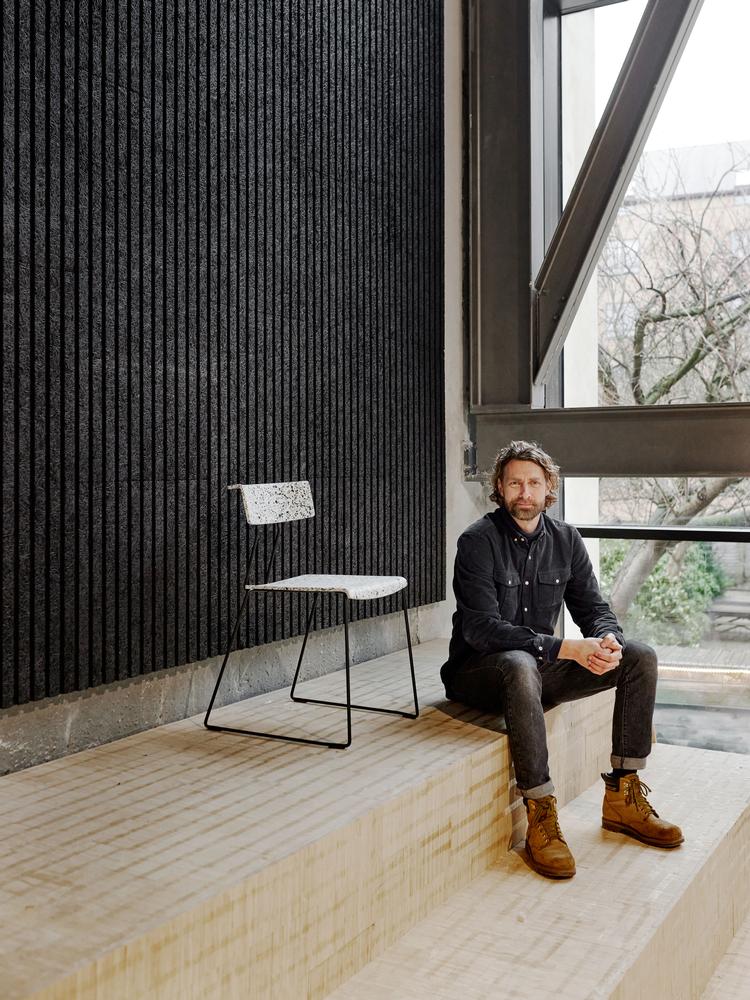 Anders Engholms stol til teatret Aveny-T på Frederiksberg vandt årets konkurrence, og bliver tilmed sat i produktion af Montana.  Foto: Pr-foto