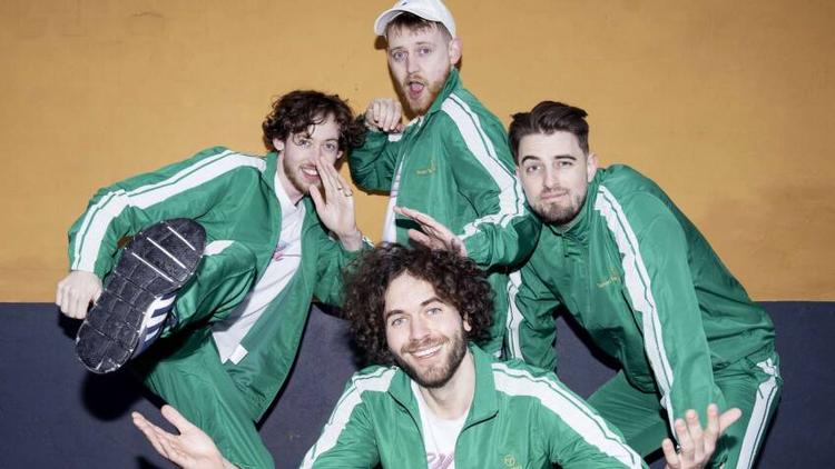 Fuld Effekt deltager med sangen 'Rave med de hårde drenge'.  Foto: Agnete Schlichtkrull