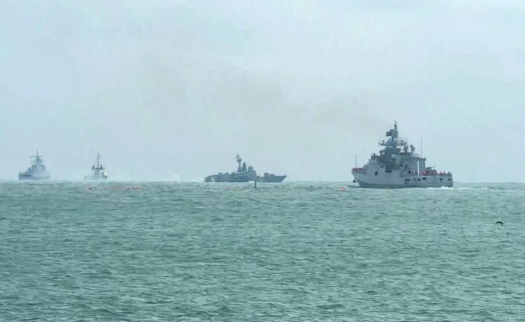 Rusland har gang i flere militærøvelser i øjeblikket. Ud over en i Hviderusland og i Stillehavet, hvor episoden med den amerikanske ubåd angiveligt fandt sted, er der også en flådeøvelse i Sortehavet, hvor dette billede er fra. Foto: Handout/Ritzau Scanpix