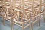 Det er det gode håndværk og den sikre formgivning, der har givet dansk design en særstatus internationalt. Her er det Wegners Y-stole hos Carl Hansen &amp; Søn, som er en international sællert.  Foto: Louise Herrche Serup