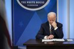 WASHINGTON, DC - FEBRUARY 22: U.S. President Joe Biden participates in a virtual meeting about mineral supply chains and clean energy manufacturing in the South Court Auditorium of the White House complex February 22, 2022 in Washington, DC. Earlier in the day, President Biden spoke about the Ukraine-Russia crisis and announced a first round of sanctions against Russia. Drew Angerer/Getty Images/AFP == FOR NEWSPAPERS, INTERNET, TELCOS &amp; TELEVISION USE ONLY == Foto: Drew Angerer/Ritzau Scanpix