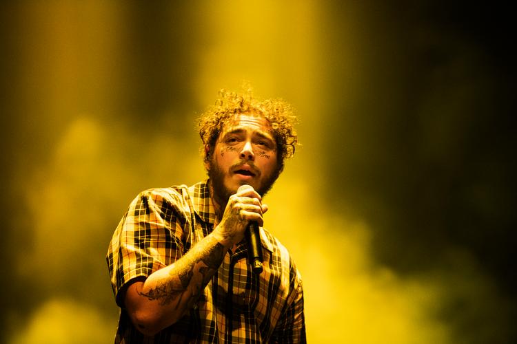 Post Malone peakede ret beset for tre år siden. I år er han et af hovednavnene på Roskilde Festival. Foto: Henning Hjorth